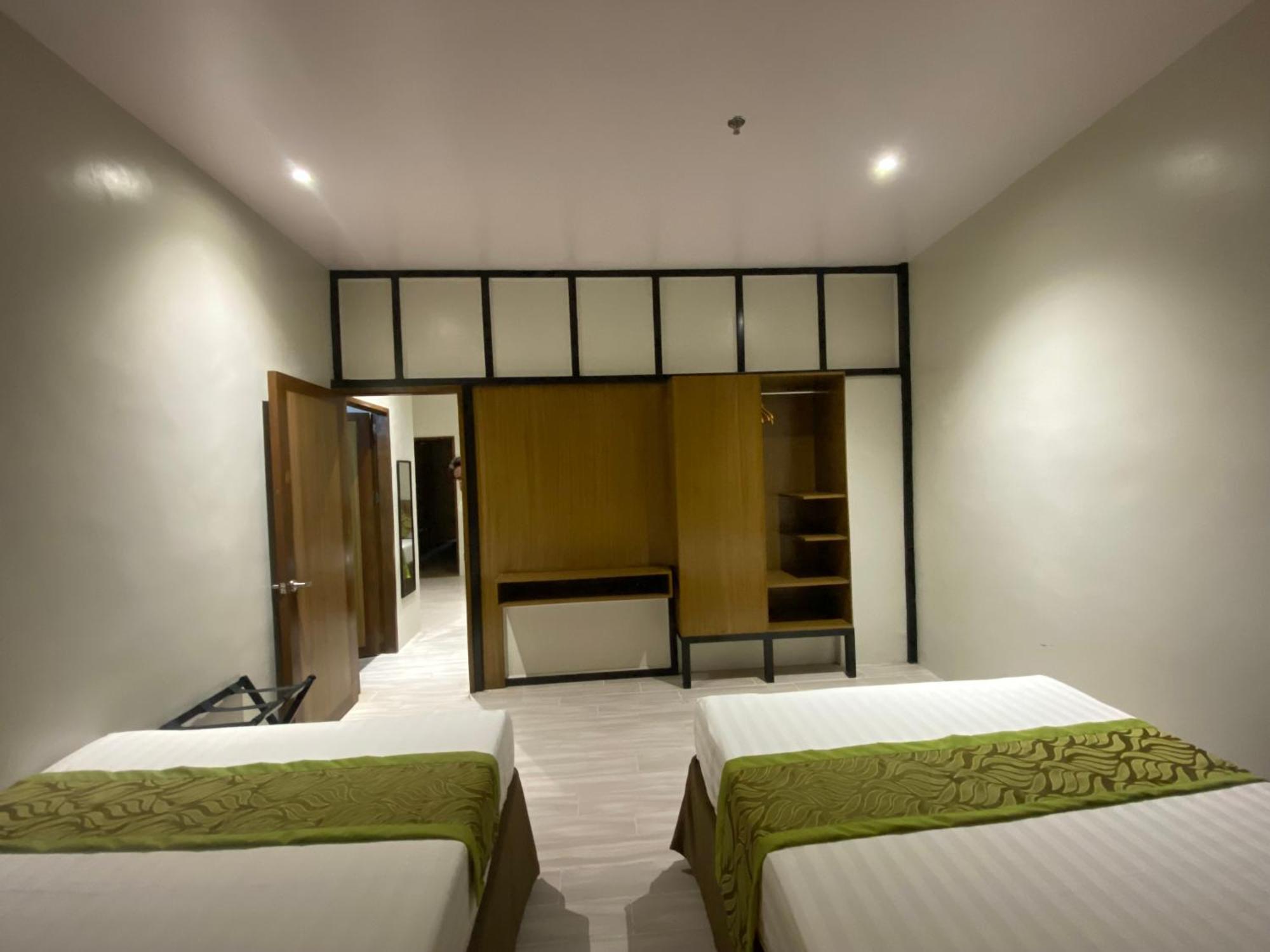 Maxi Hotel And Event Center 타그빌라란 외부 사진