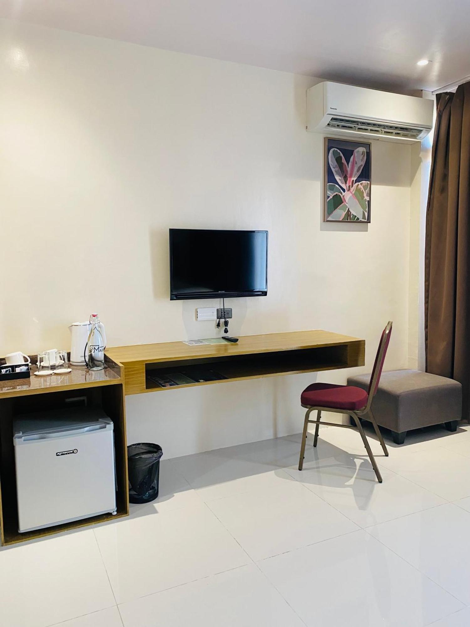 Maxi Hotel And Event Center 타그빌라란 외부 사진