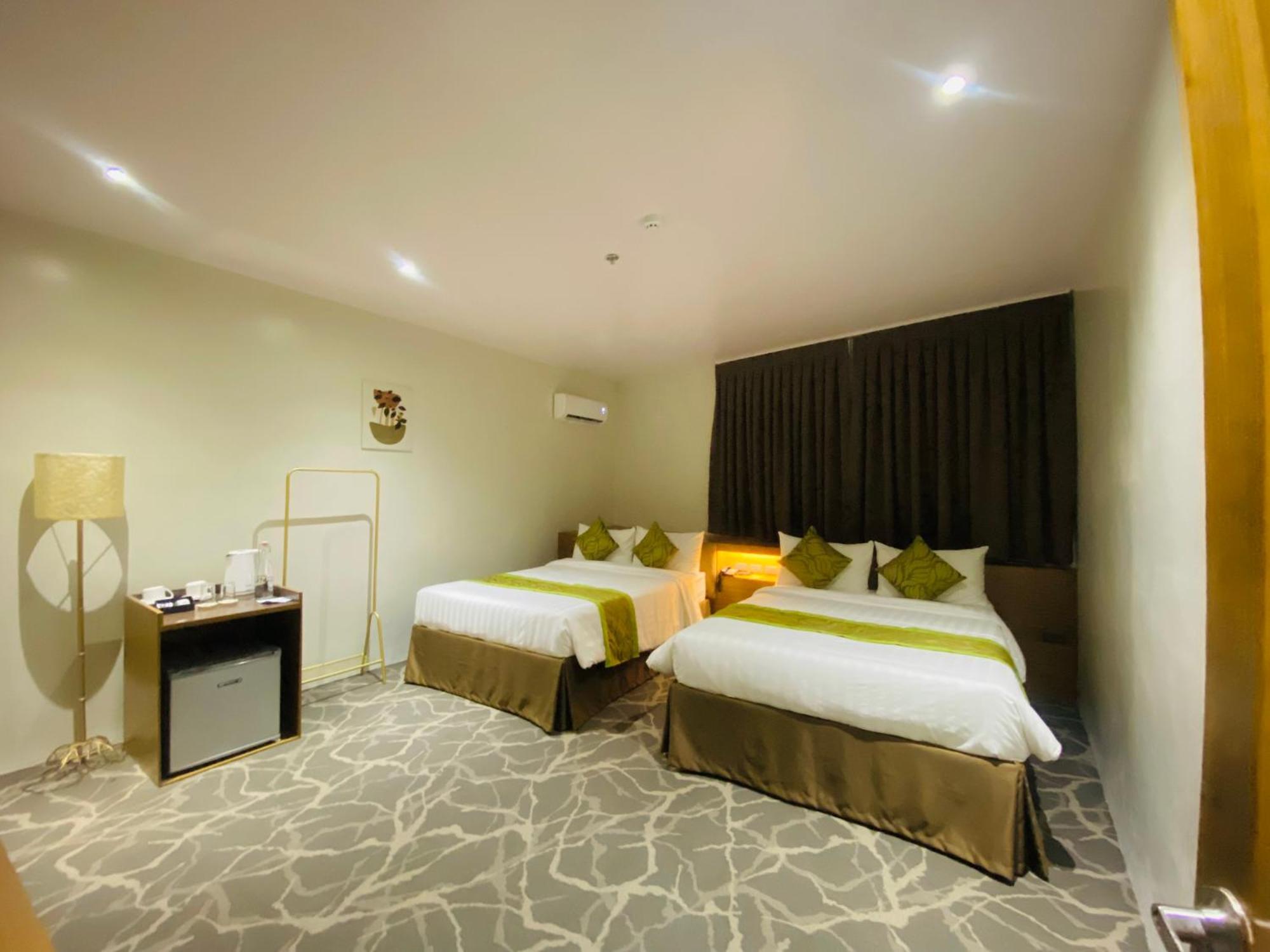 Maxi Hotel And Event Center 타그빌라란 외부 사진