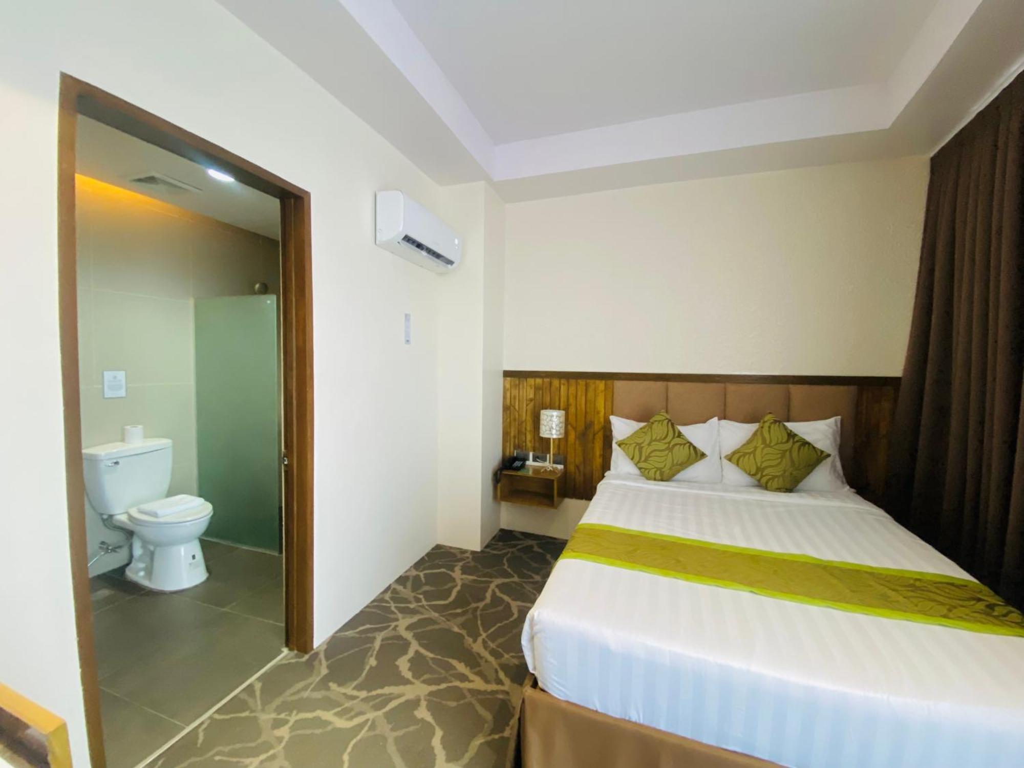 Maxi Hotel And Event Center 타그빌라란 외부 사진